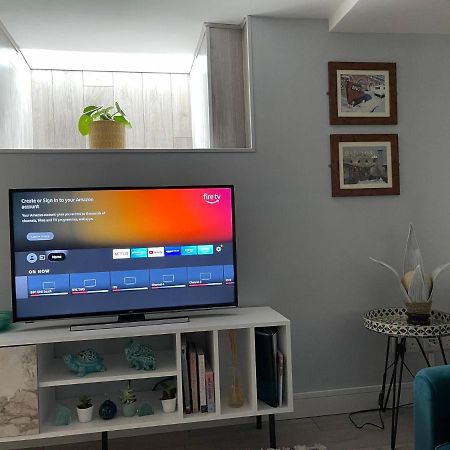 Апартаменты Entire 2 Bed Flat With Garden, Located Near Beach Брайтонн Экстерьер фото